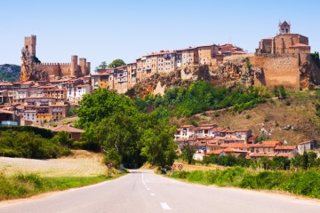 Vue panoramique de Frías, dans la province de Burgos (Castille-León)
