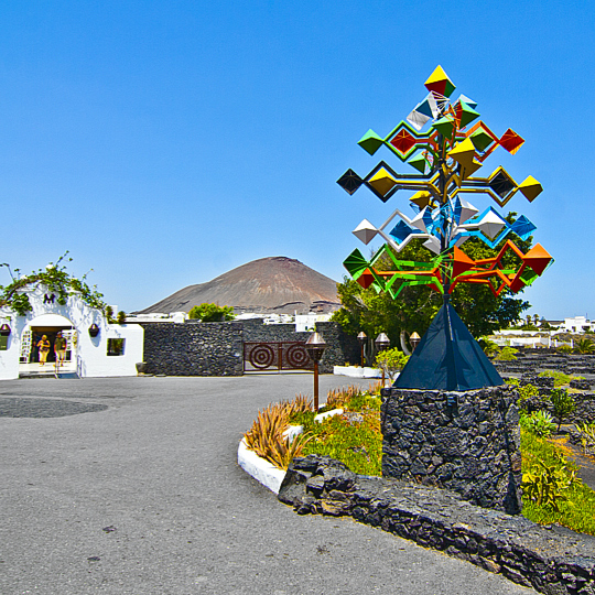 ランサロテ島タイーチェにあるセサル・マンリケ財団美術館の入口
