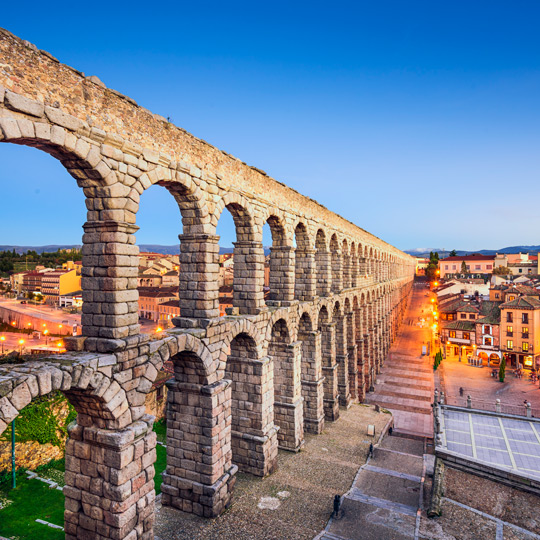 Blick auf das römische Aquädukt von Segovia