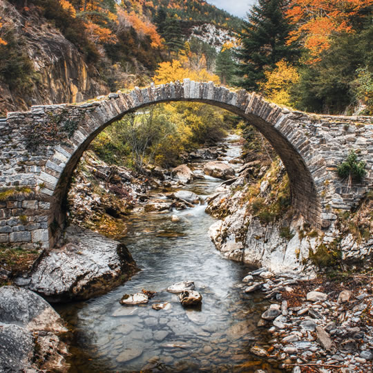 Романский мост в Исабе, долина Ронкаль, Наварра