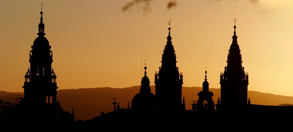 Башни кафедрального собора в Сантьяго на закате