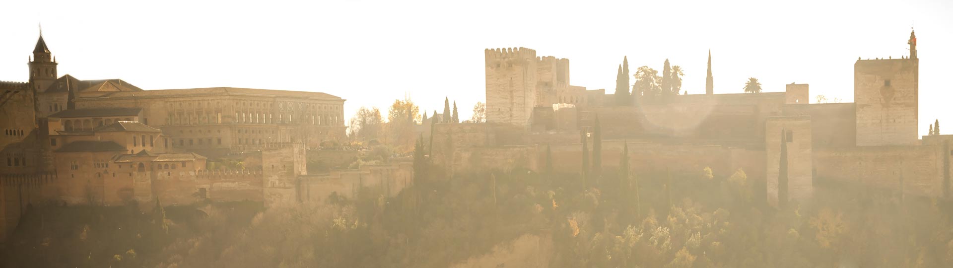 View of the Alhambra from the San Nicolás viewing point.